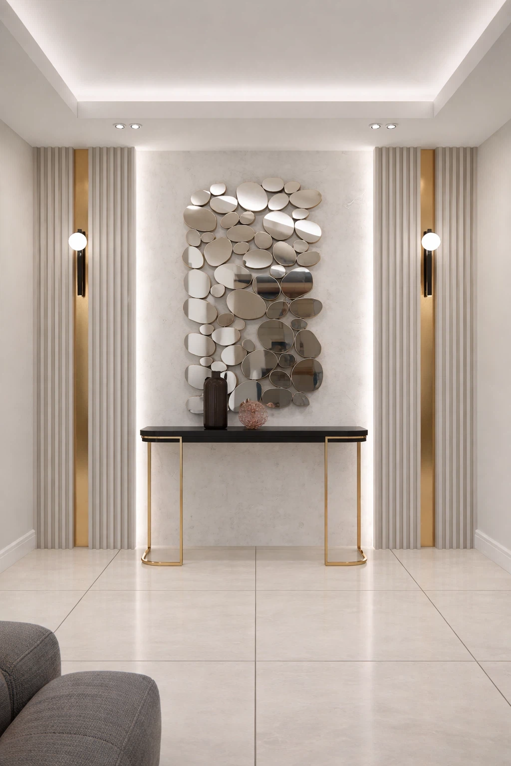 ديكور مدخل مودرن بجدار بديل شيبورد بلون فاتح مع مرايا ديكورية وطاولة أنيقة وإضاءة مخفية